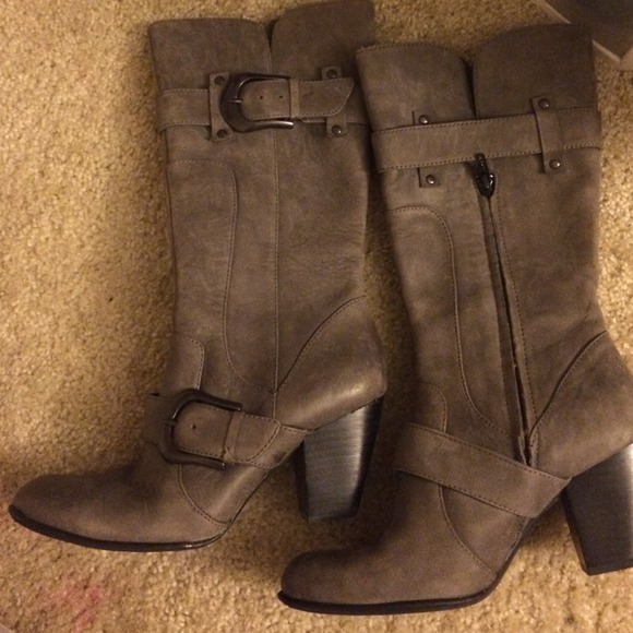 Grey cowgirl boots
