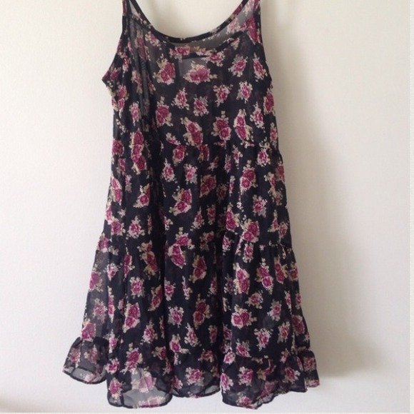 Brandy Melville Rai sheer black red floral dress - Picture 4 of 4