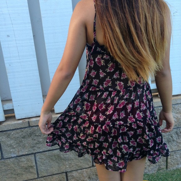Brandy Melville Rai sheer black red floral dress - Picture 2 of 4