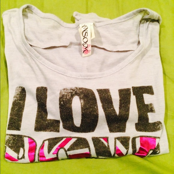 GRAPHIC TEE❤️ - Picture 3 of 3