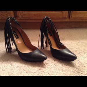 Messeca  Black Fringe Heels 7.5-8