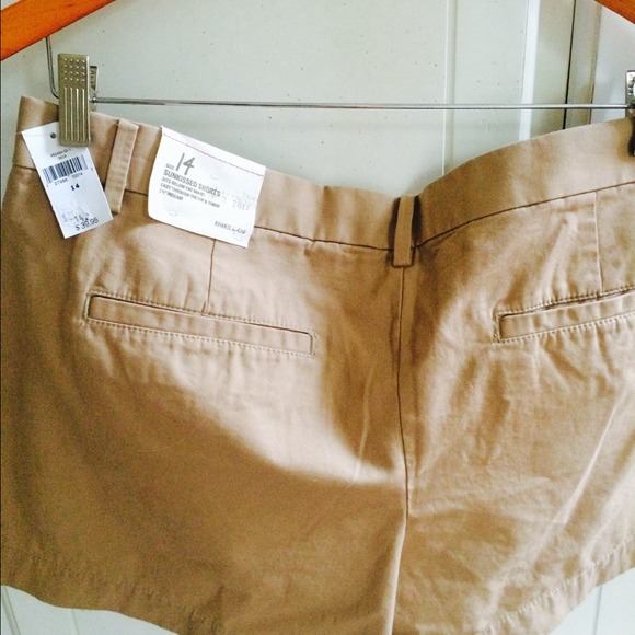 GAP New w tags size 14 khaki shorts w 3" inseam