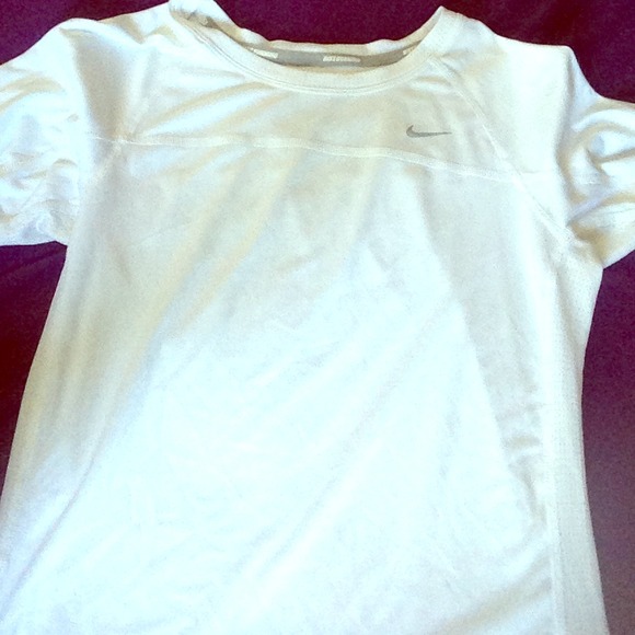 🚫SOLD🚫White Nike Running Dri-Fit Tee
