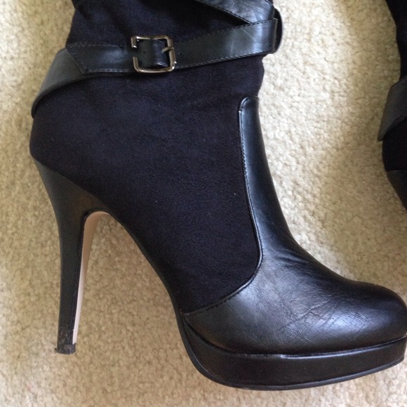 ππREDUCEDππBlack below the knee boot - Picture 2 of 4