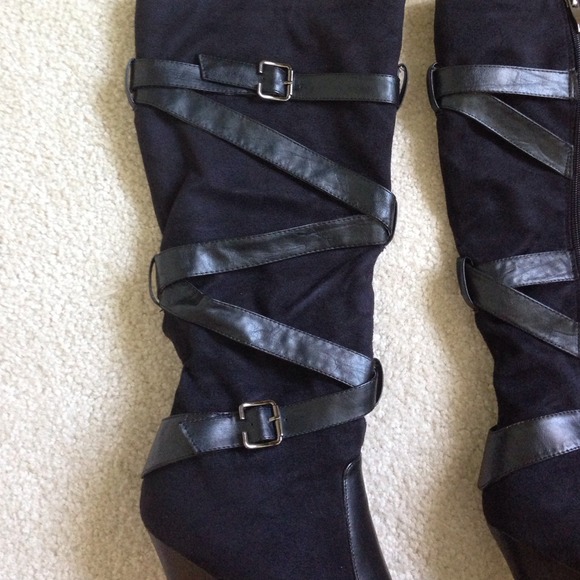 ππREDUCEDππBlack below the knee boot - Picture 3 of 4