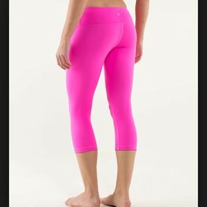 Pink reversible wunder under crops