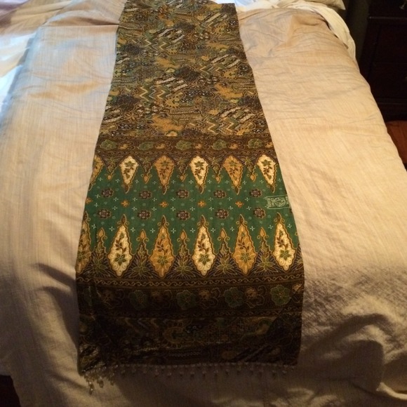 AMAZING BATIK PIECE! The colors are SO beautiful - Picture 2 of 4