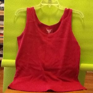 Pretty pink, ribbed tank.