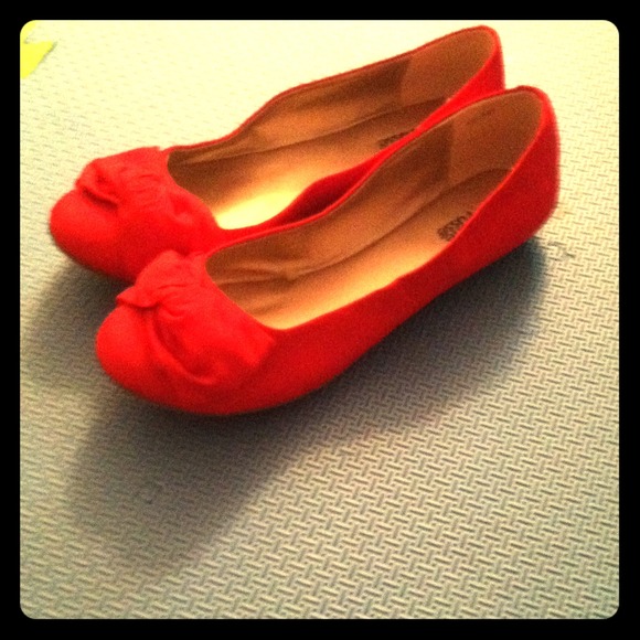 Red ballet flats NWOT