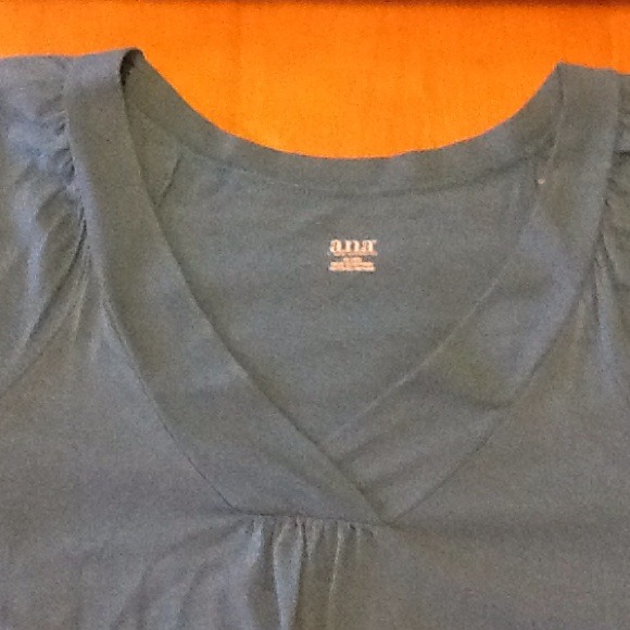 Turquoise top - Picture 2 of 3