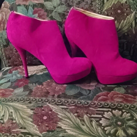 Some nice pink heels never worn.