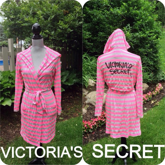 Victoria's Secret Other - VICTORIA'S SECRET SUPERMODEL ESSENTIAL ROBE!  💞
