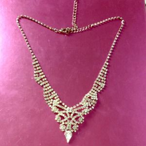 Elegant necklace