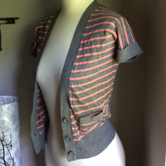 Coral & gray short sleeved sweater