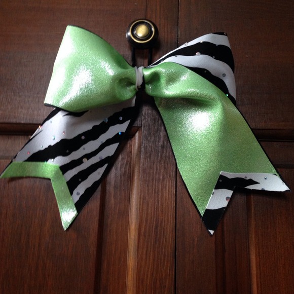 Lime green and zebra cheerleading bow - Picture 2 of 3