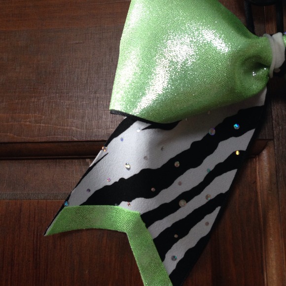 Lime green and zebra cheerleading bow - Picture 3 of 3