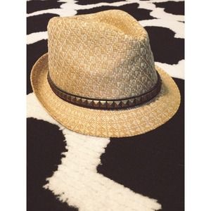Stud fedora