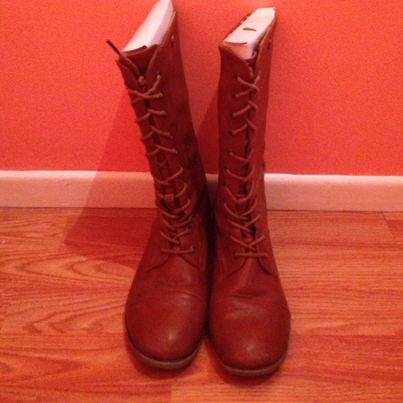 Tan lace up combat boots!