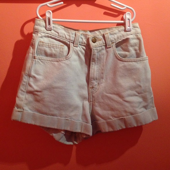 Light wash american apperal high waisted shorts