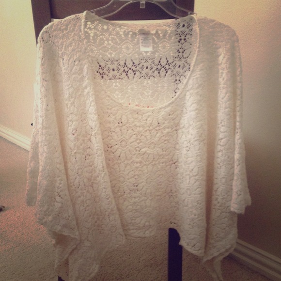 Jen's Pirate Booty Lace Cropped Kaftan