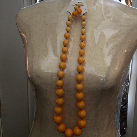 Light Orange Big Necklace & Earrings Set! - Picture 1 of 3