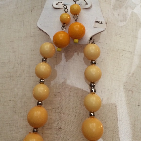 Light Orange Big Necklace & Earrings Set! - Picture 2 of 3