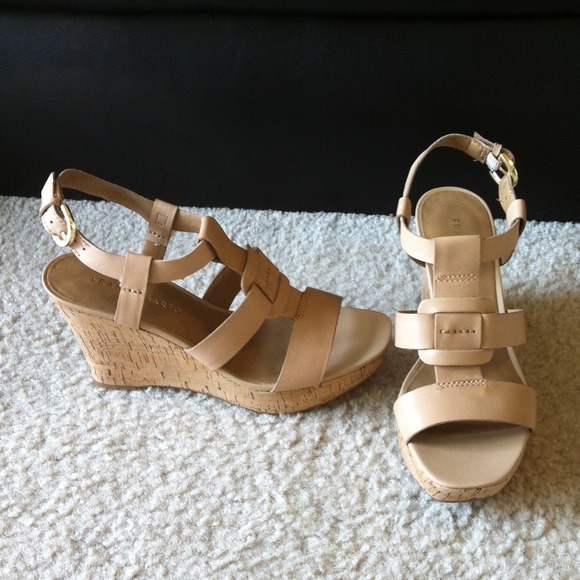 Nude Wedges