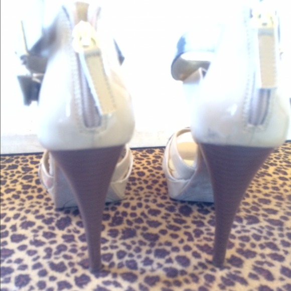 STILETTOS - Picture 4 of 5