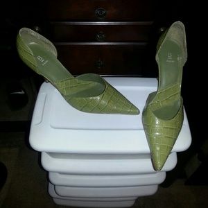 Green Closed Toe Pointed Heels