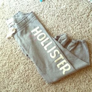 📦 SOLD IN BUNDLE - Hollister Sweat Pants