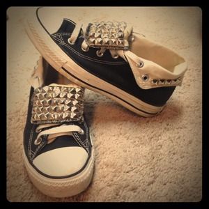 Studded converse HOLD******