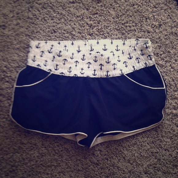 📦 SOLD IN BUNDLE - Anchor Swim shorts