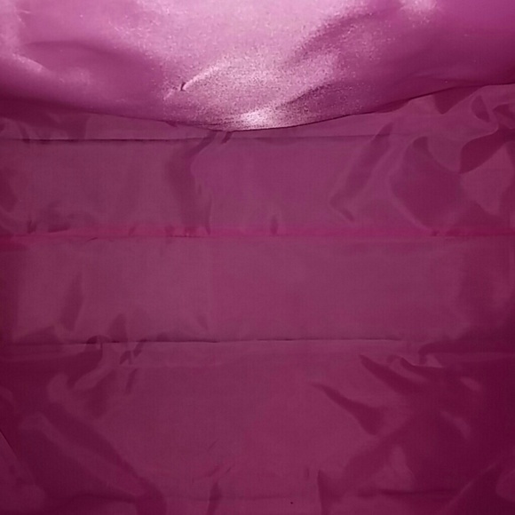 VS ANGEL DUFFLE BAG TRADED - Picture 4 of 4