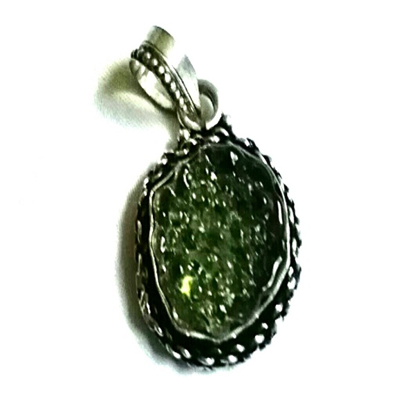 Sterling silver pendant with vintage look