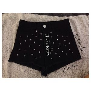 Black skull high rise shorts
