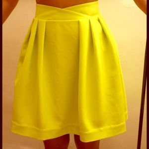 [Reduced prive] Lime green pleated skirt