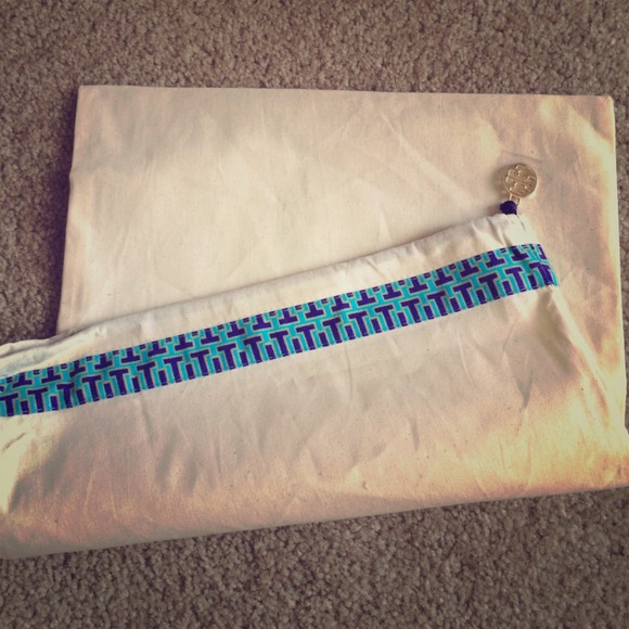 Tory Burch Cloth bag.