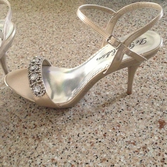 Gold Heels With Jewel Accent - Picture 2 of 3