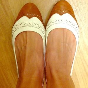 Urban outfitters White and brown flats