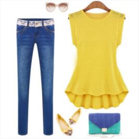 Sleeveless bright summer high and low top