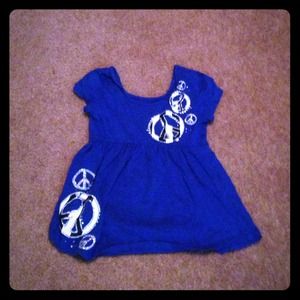 Blue peace sign justice shirt for girls