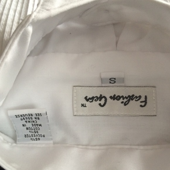 Chic Button Up - Picture 2 of 4