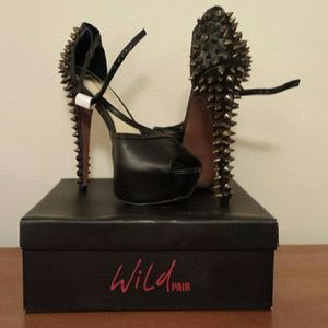 !!Reserved!! Black Platform with Gold Spiked Heel