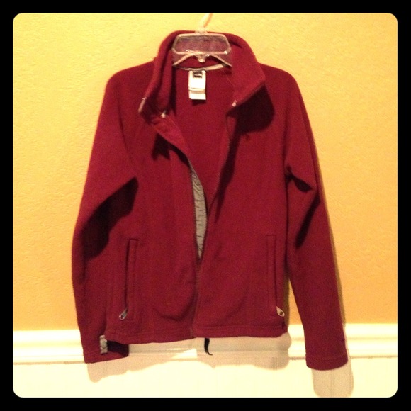 Nice maroon Northface Fleece