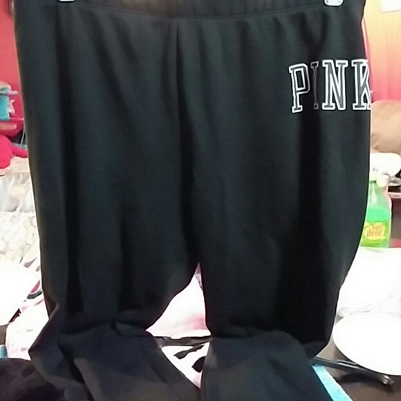 VS PINK SWEATS SOLD IN BUNDLE
