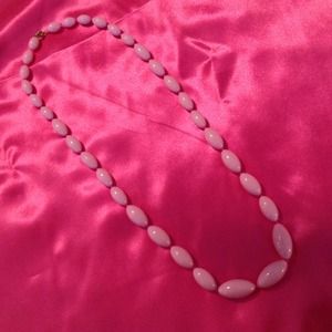 VINTAGE SOFT PINK NECKLACE