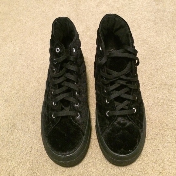 Black Velvet Platform shoes