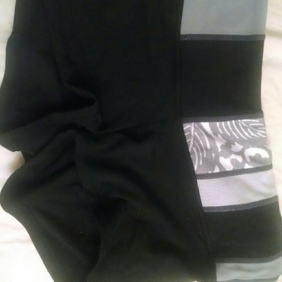 Reversible lululemon shorts - Picture 1 of 3