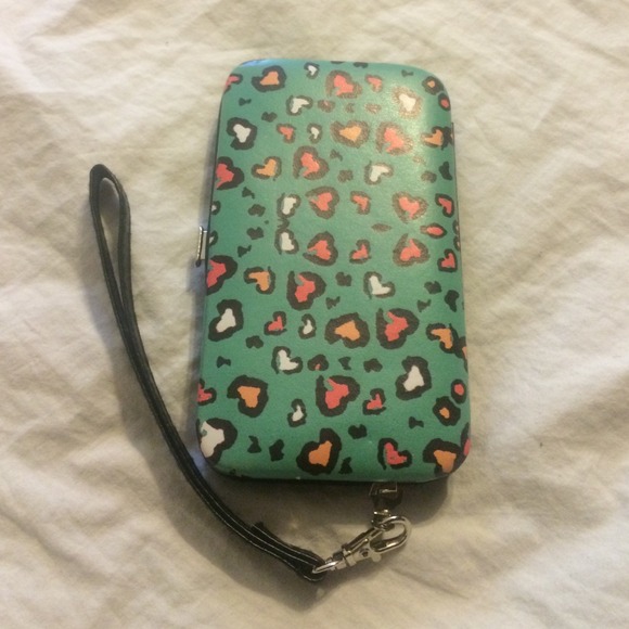 Charlotte Russe iPhone 5/5s/5c Wallet/Case - Picture 2 of 3