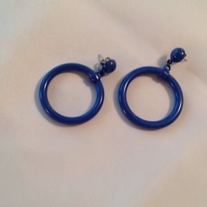 PIERCED ROUND ROYAL BLUE EARRINGS
